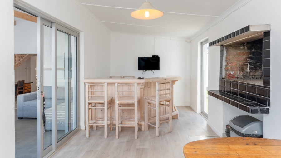 8 Bedroom Property for Sale in Struisbaai Western Cape